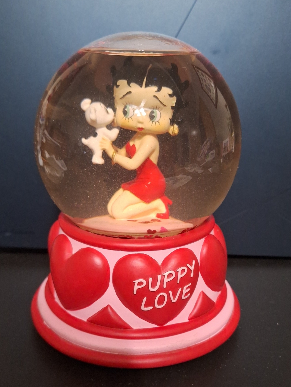 Betty Boop 'Puppy Love' Heart Snow Globe